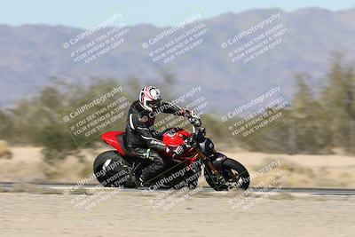 media/Dec-01-2025-Moto Forza (Mon) [[2daa91e15f]]/2-Intermediate Group/Session 3 (Turn 7 Inside Pans)/